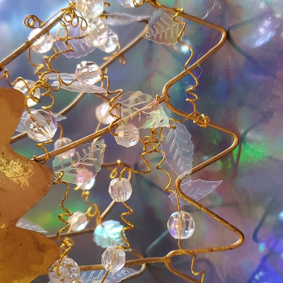 Metal 11.5 inch gold tone tree - Picture 5 of 5